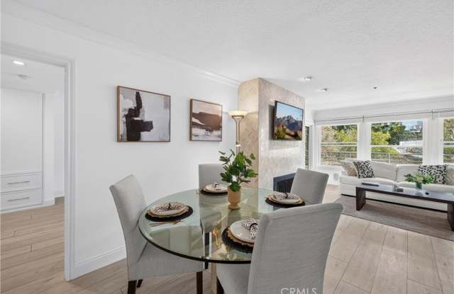 950 Cagney Gallery 4