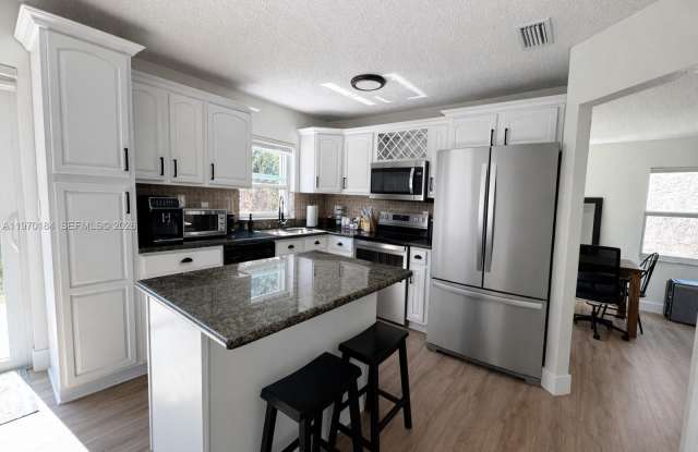 10708 NW 12th Mnr photos photos