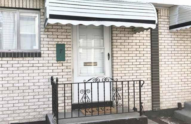 216 Summer Street Gallery 2
