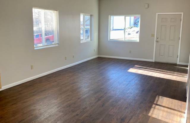 2 bed 2 full bath Duplex. Water/Sewer is included in monthly rent.  ****APPLICATION PENDING Gallery 4
