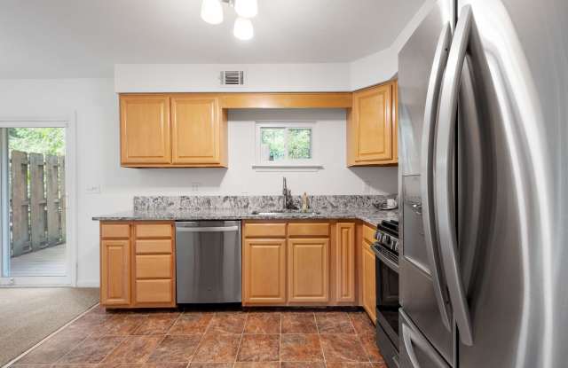 READY FOR MOVE-IN! Check out this UPDATED 2-BEDROOM TOWNHOME in North Versailles! Gallery 3