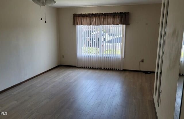 13618 N 98TH Avenue - 13618 N 98th Ave, Sun City, AZ 85351