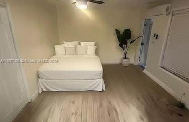 15050 Pierce St photos photos
