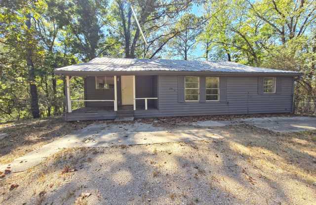 Charming 3-Bedroom Home Surrounded by Nature in Jasper! Gallery 3