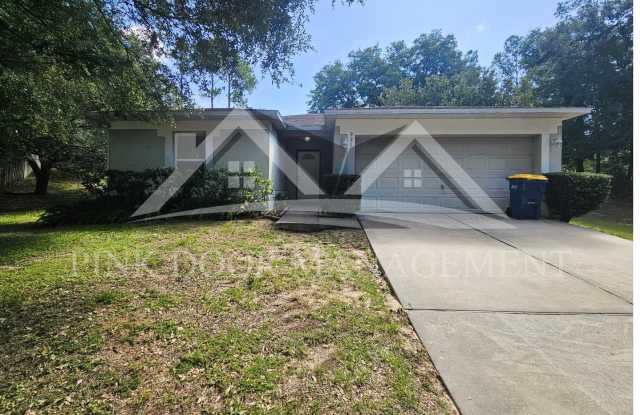 Welcome Home to Space, Convenience, and Minneola Charm! Gallery 1