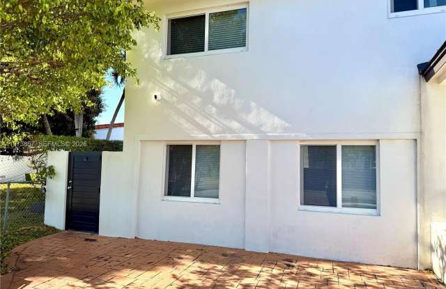 8301 SW 19th St photos photos