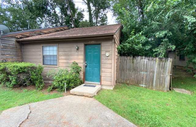 SPACIOUS 2/1 w/ Vaulted Ceilings, Tile Floors (No Carpet), W/D, & New Backyard Privacy Fence! Mins from FSU/TCC! $1150/month Avail August 1st! photos photos