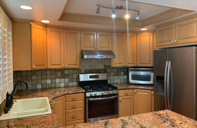 906 Whitecliff Dr Gallery 4