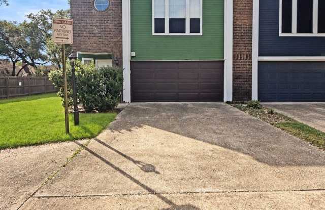 16710 Henderson Pass Gallery 1