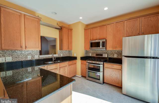 13155 SPRING MILL LANE Gallery 3