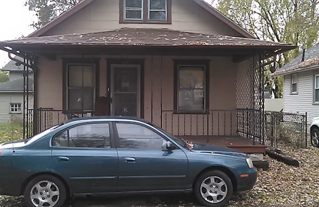 2310 Strasser pl sw - 2310 Strausser Place Southwest, Canton, OH 44706