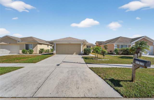 11812 LYNMOOR Drive Gallery 2