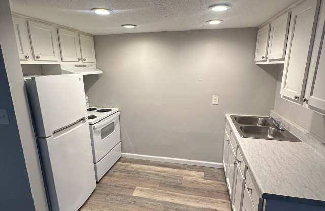 715 E 12th St photos photos