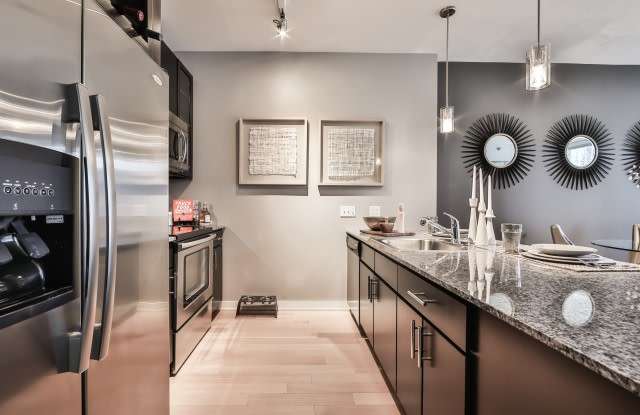 125 W Ohio St Gallery 4