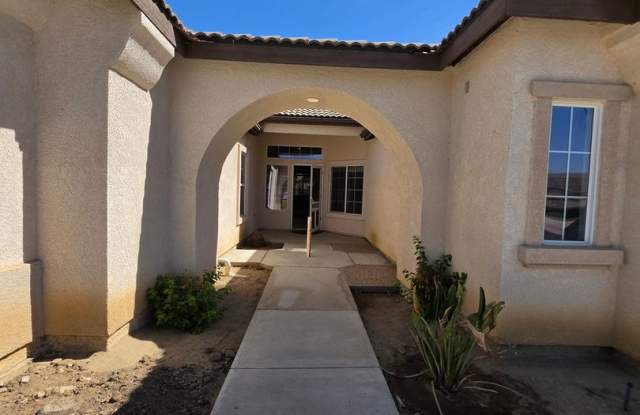 Best Deal on this spacious 3 BD 2.5 BA Home in NW Bakersfield Gallery 3