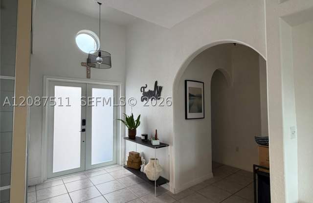 16104 SW 55th Ter Gallery 1