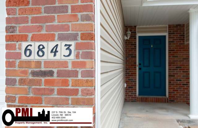 3 Bedroom 2.5 Bath in South Lincoln Available Now! Gallery 4