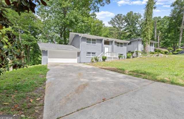 495 Larchmont Circle NW Gallery 1