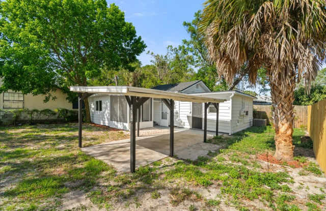 Charming 3-Bedroom Home in the Heart of Clearwater – 1576 S Washington Ave Gallery 1