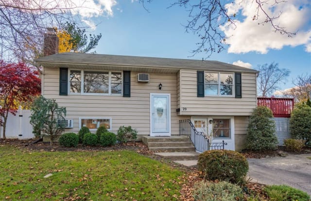 29 Ripley Drive - 29 Ripley Drive, East Northport, NY 11768