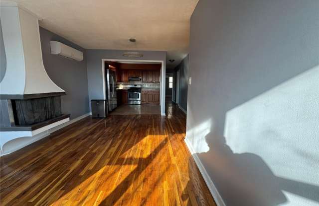 74-09 85th Road unit: 2 photos photos