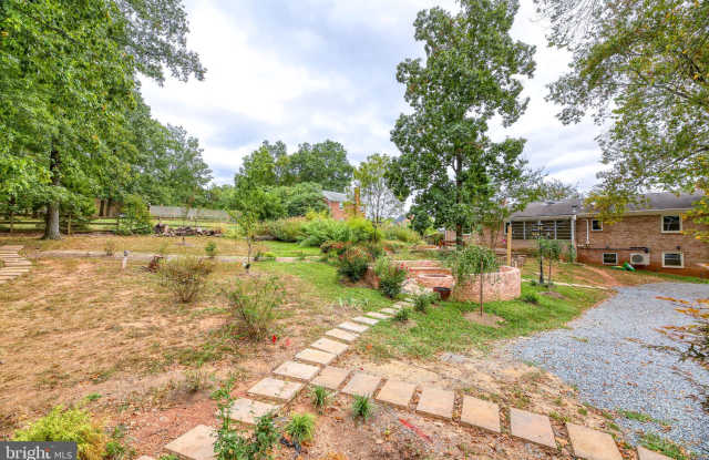 45410 LAKESIDE DRIVE Gallery 3