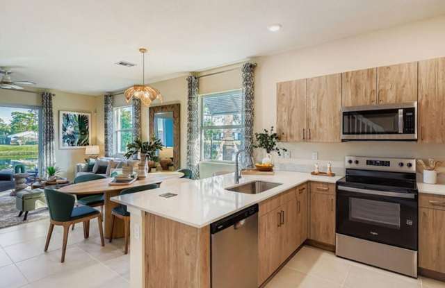 202 Lakeside Landing Drive, Royal Palm Beach, FL 33411 Gallery 3