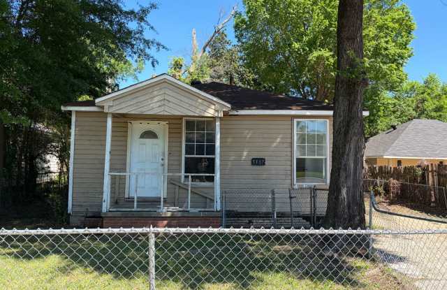 Cute Two Bedroom Home - 5337 Hearne Avenue, Shreveport, LA 71108
