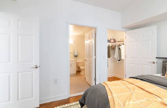 1800 Oak Apartments photos photos