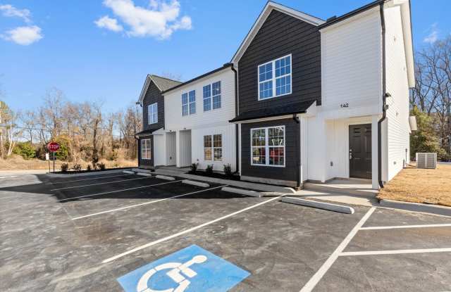 MILITARY SPECIAL EXPIRES 10/31!!! Small Luxury Community New Construction Townhouses Minutes from Fort Bragg(Pet Friendly) Gallery 4
