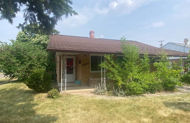 3883 Fulton Ave - 3883 Fulton Avenue, Kettering, OH 45439