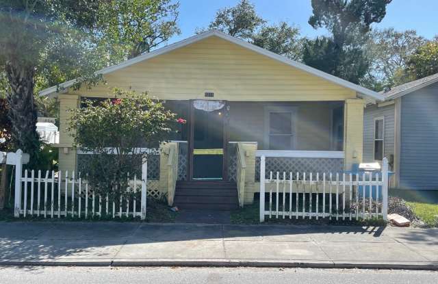 2 Bedroom Plus Den/Office House For Rent - Village of the Arts - 1211 11th Avenue West, Bradenton, FL 34205