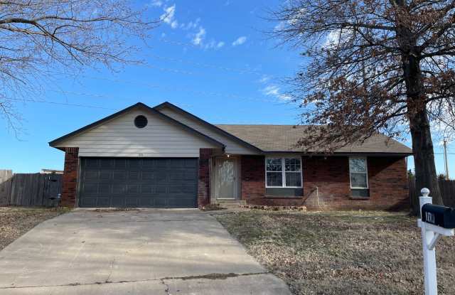 Cute 3 bedroom in Central BA, 2 bath, Backs to Greenbelt! photos photos