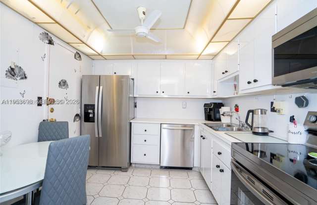 1833 S Ocean Dr Gallery 4