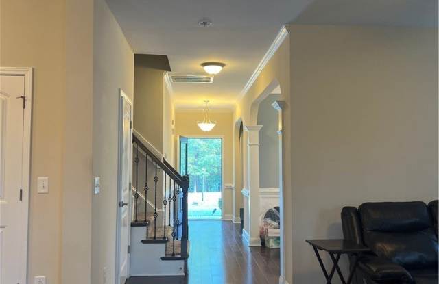 1924 Micahs Way N Gallery 4