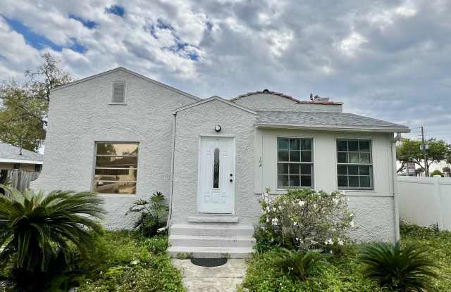 104 E Pinecrest Ave - 104 East Pinecrest Avenue, Lake County, FL 32726