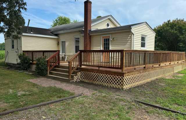 Farmhouse in Hanover County - 8105 Beatty Farm Drive, Hanover County, VA 23116