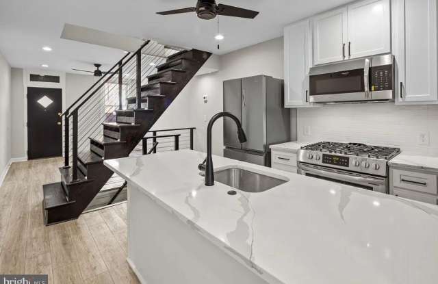 109 BLOOMSBERRY Street photos photos