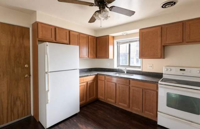 6454 North Ridge Boulevard Gallery 1