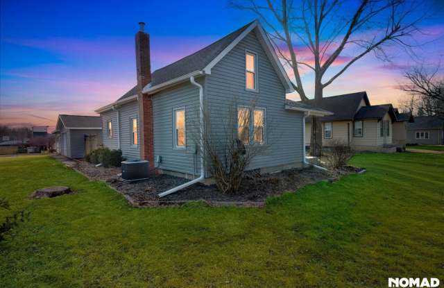 Charming 3BR House in Woodward - 301 Birch Avenue, Woodward, IA 50276