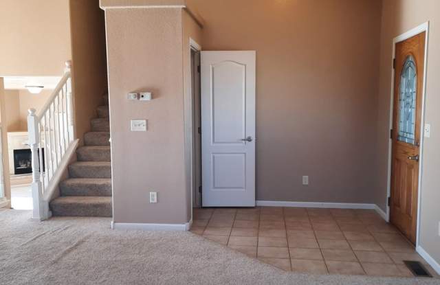 4 BED | 3.5 BATH | TRIPLE GARAGE | RED ROCKS Gallery 4