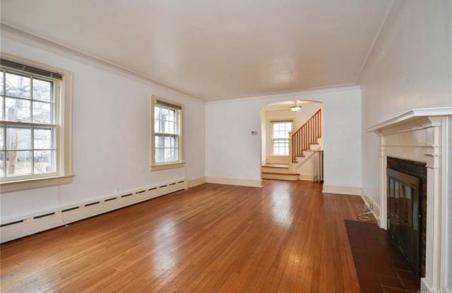 52 Sprague Road Gallery 3