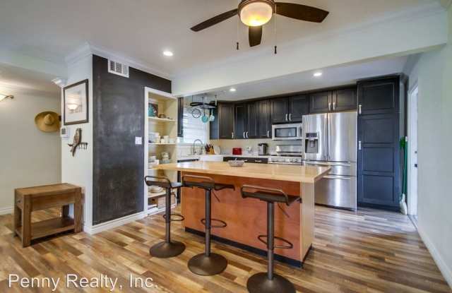 4434 Kamloop Avenue Gallery 2