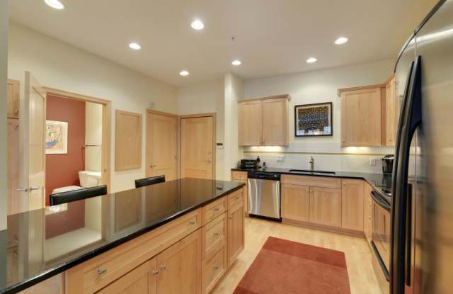 208 Portland Avenue S Gallery 2