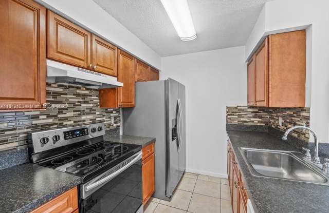 10461 NW 7th St photos photos
