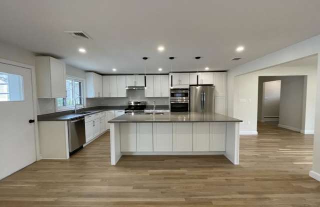 46 Woodcliff Rd. - 46 Woodcliff Road, Brookline, MA 02467