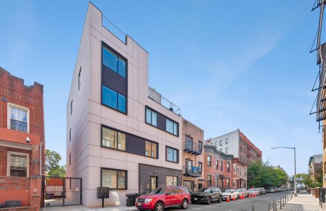 1526 Lincoln Place Gallery 1