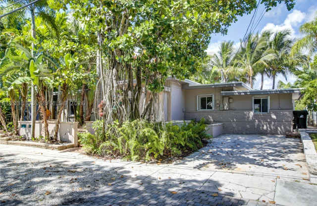 616 SW 11th Ct Gallery 3