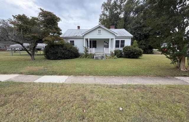 5118 Newton Drive NE Gallery 1