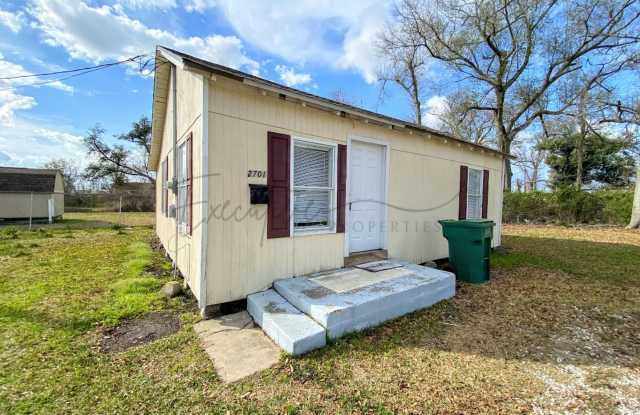 2-Bed, 1-Bath Home in Lake Charles - 2701 Cline Street, Unit C photos photos